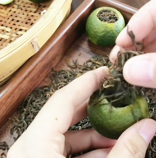 Citrus-Pu’erh Relief—nature's answer to post-meal comfort. No bloating. No heaviness. Just light, vibrant energy.